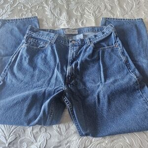 Levi's Classic Indigo Relaxed Jeans